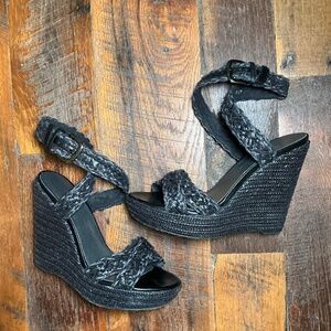 Stuart Weitzman Hoopla Wedge in Black Size 8.5